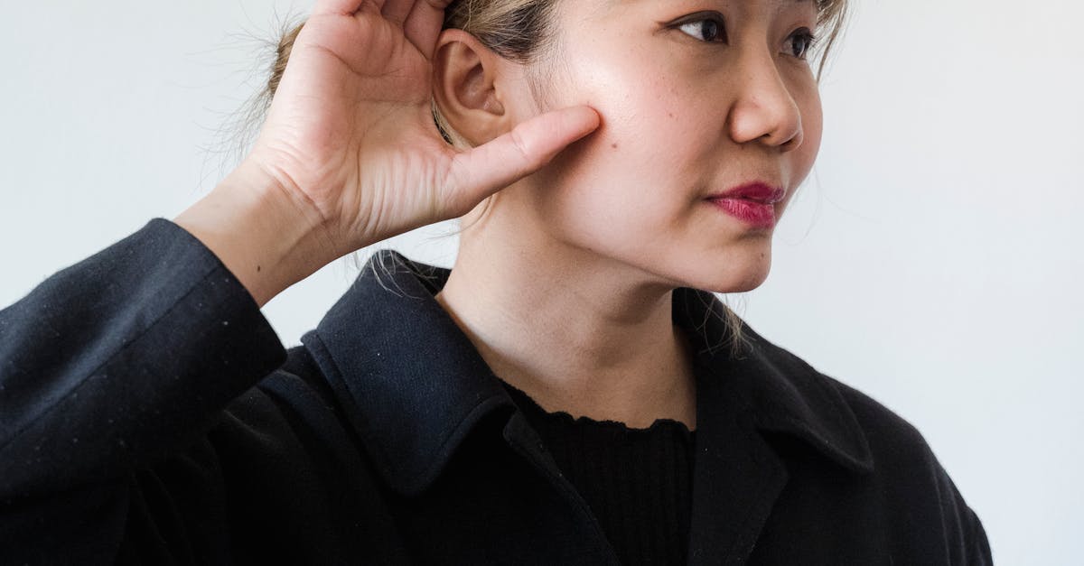 Roundup of the Best Hearing Aids Available This Year